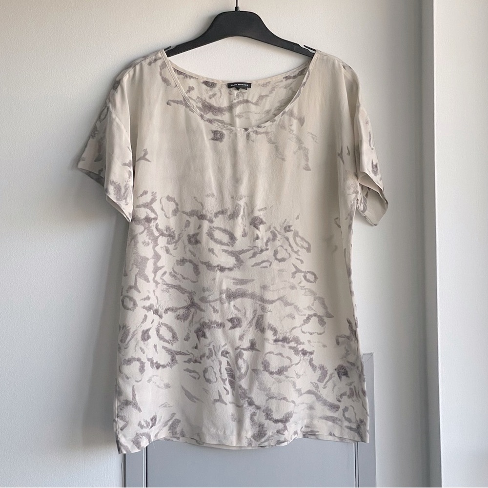 CLUB MONACO Cream and Gray Patterned Short Sleeve 100% Silk Blouse
